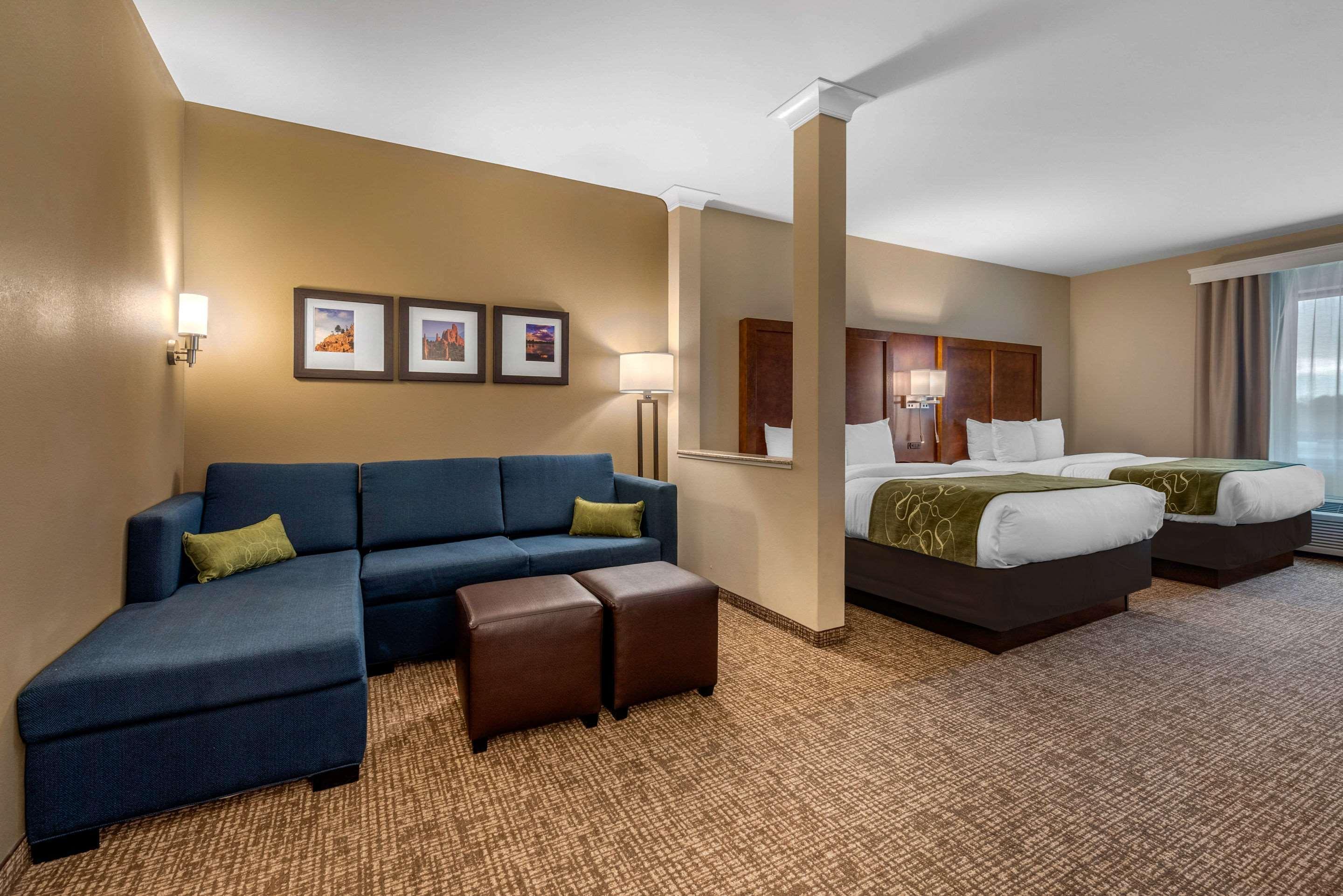 Comfort Suites Denver Near Anschutz Medical Campus Aurora Exterior photo
