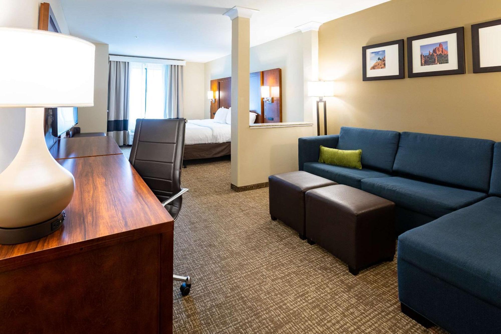 Comfort Suites Denver Near Anschutz Medical Campus Aurora Exterior photo