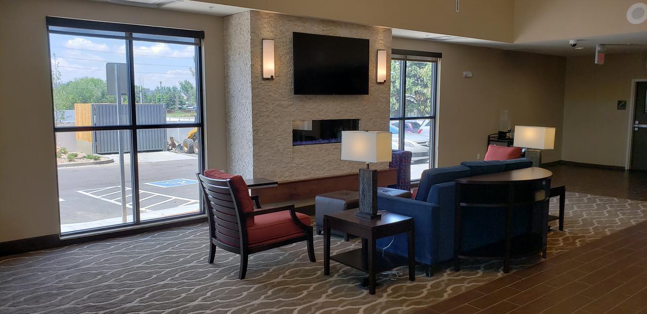 Comfort Suites Denver Near Anschutz Medical Campus Aurora Exterior photo