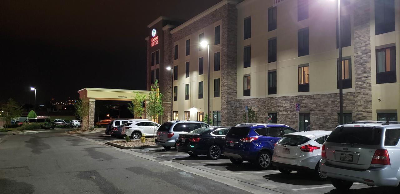 Comfort Suites Denver Near Anschutz Medical Campus Aurora Exterior photo